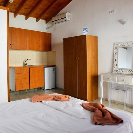 Yalis Studios Achladies (Skiathos) Exterior foto
